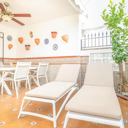 Beautiful In With Kitchenette Holiday home Nerja