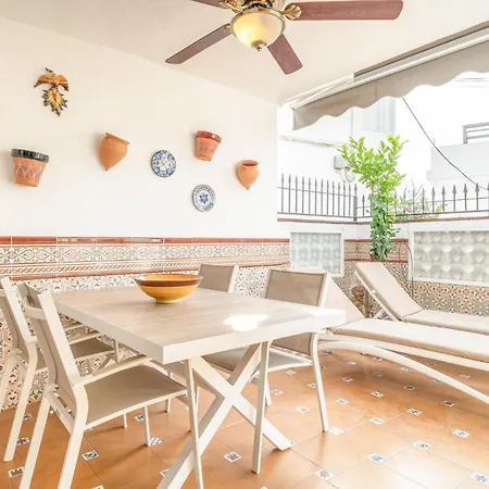 Beautiful In With Kitchenette Nerja