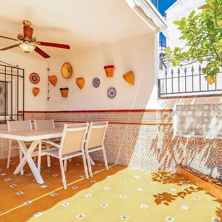 Beautiful In With Kitchenette Nerja